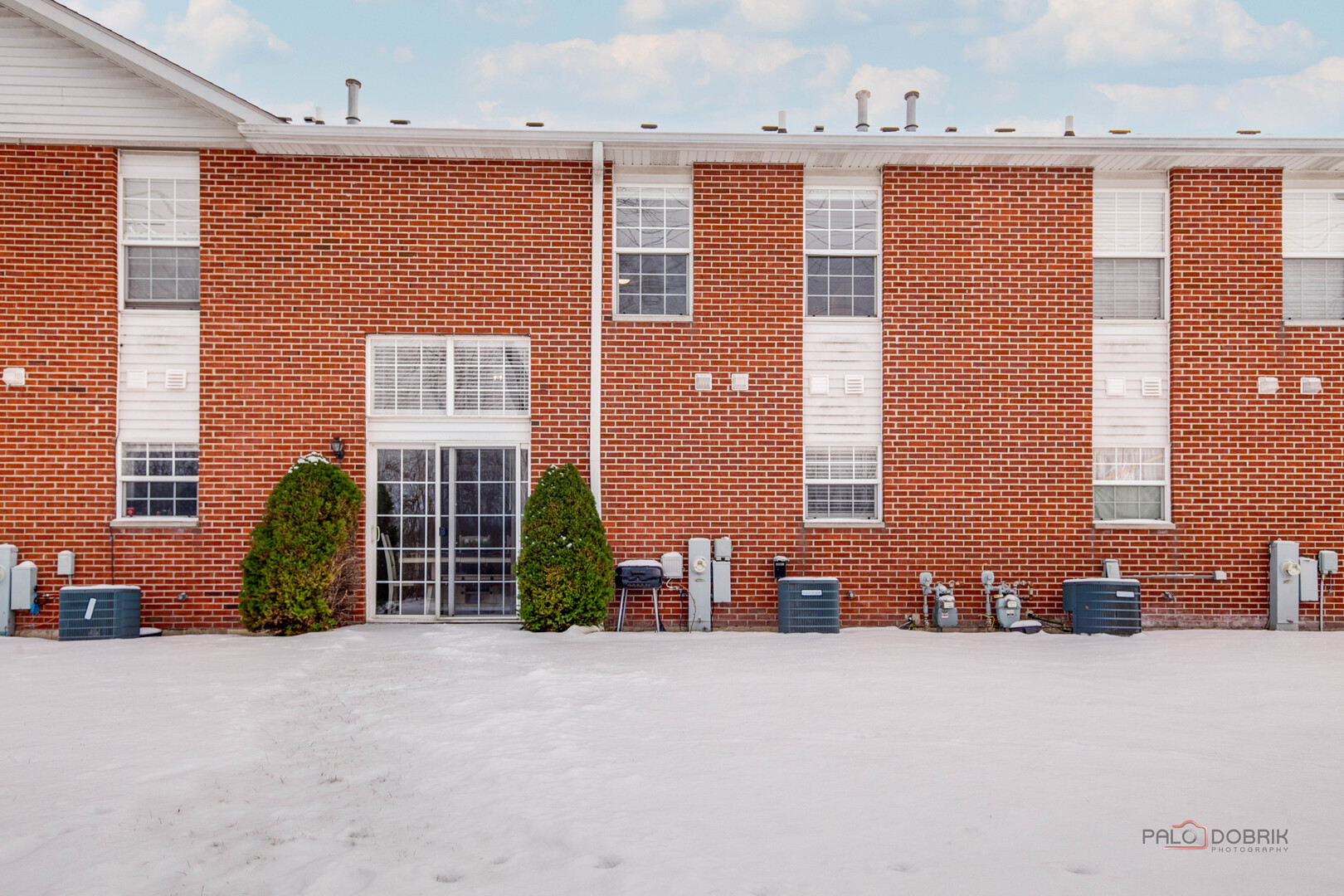 1502 Anderson Trail Zion, IL 60099 - Photo 27 of 30 a view of a livingroom with furniture