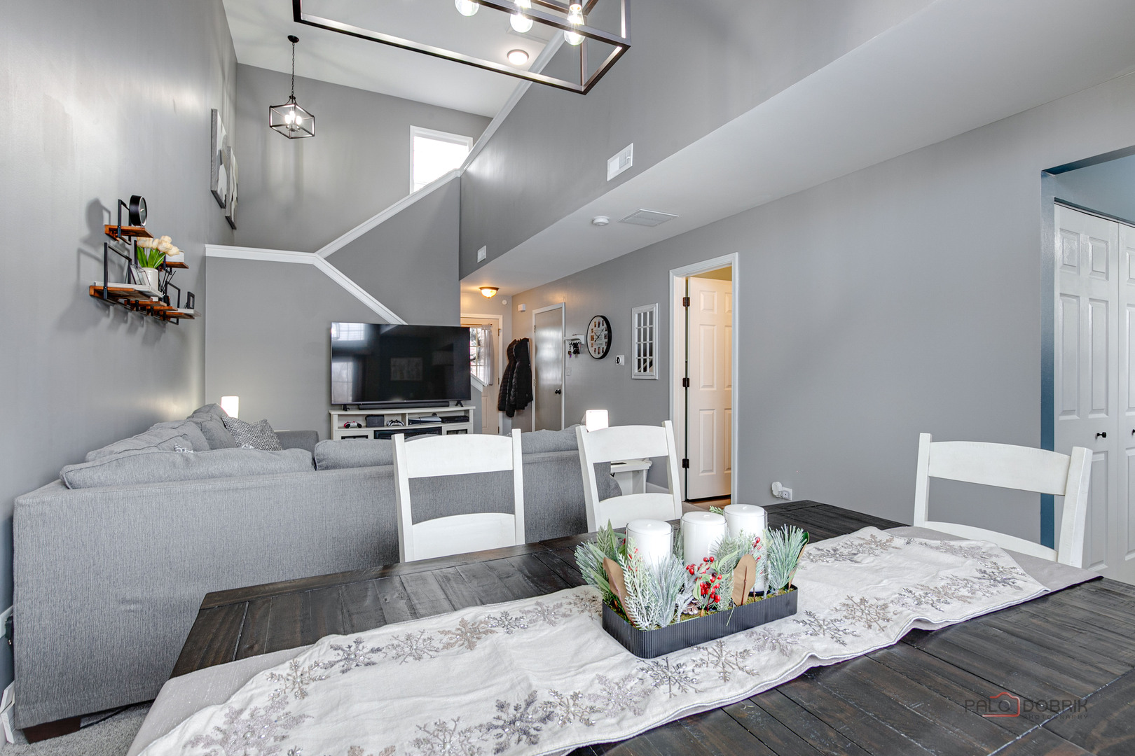 1502 Anderson Trail Zion, IL 60099 - Photo 10 of 30 a living room with furniture and a flat screen tv