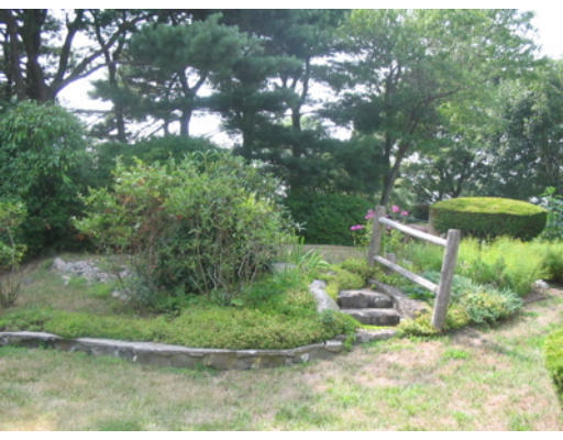 16 Running Brook Road Boston, MA 02132 - Photo 3 of 10 Gallery Image 3