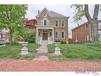 453 Bluff Street Alton, IL 62002 - Photo 1 of 24 Gallery Image 1