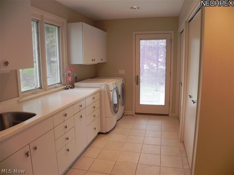 2425 Cedarwood Road Pepper Pike, OH 44124 - Photo 9 of 19 Gallery Image 9