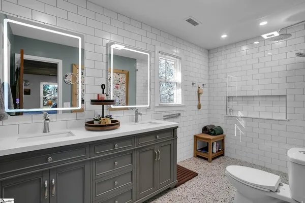 $425,000 | 5 Foxtrail Court, Simpsonville, SC 29680