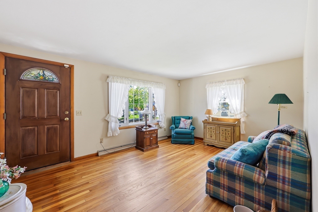 240 Pasco Road Springfield, MA 01151 - Photo 4 of 13 Gallery Image 4
