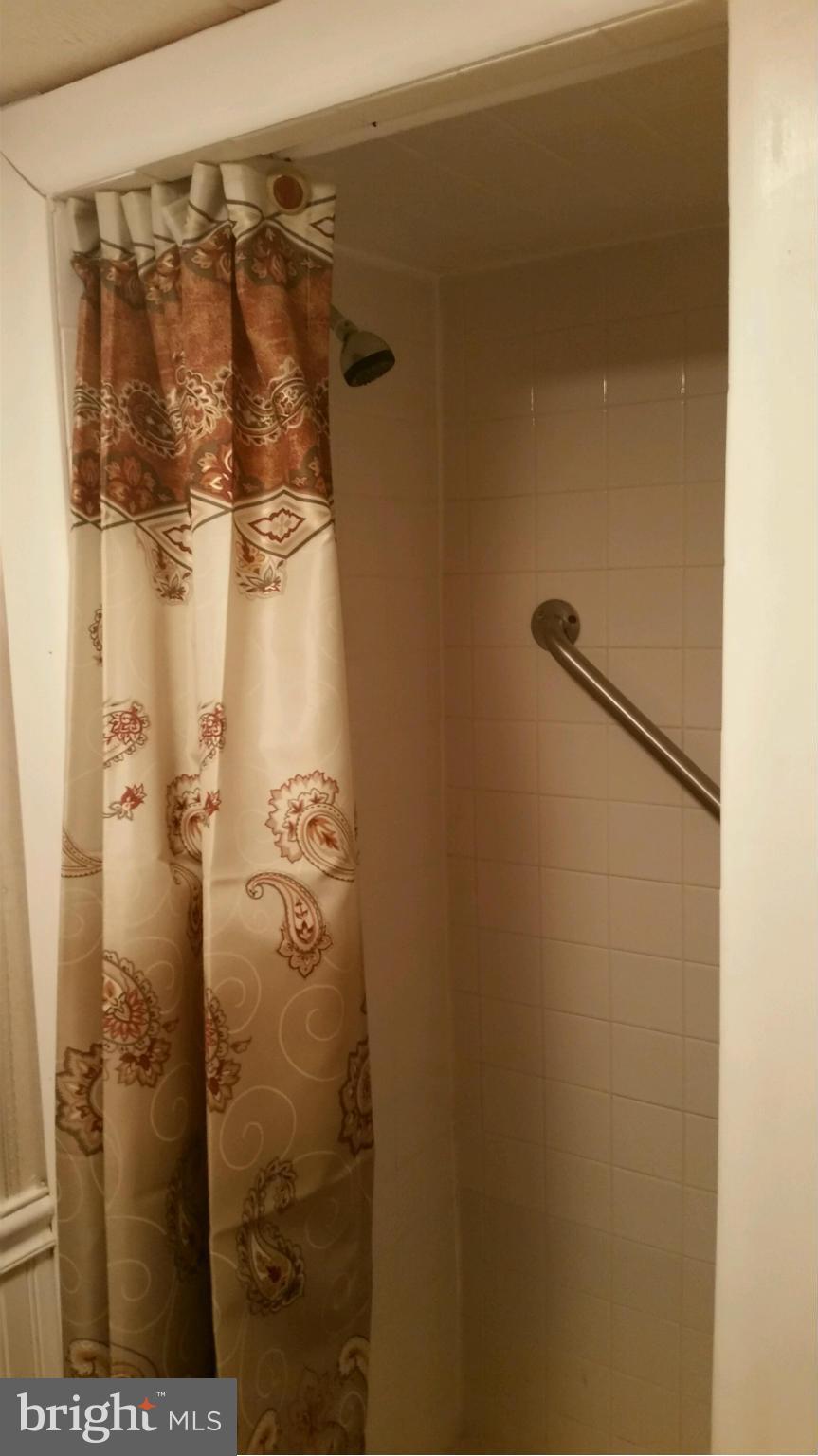 5744 Edgepark Road Baltimore, MD 21239 - Photo 21 of 25 Bath