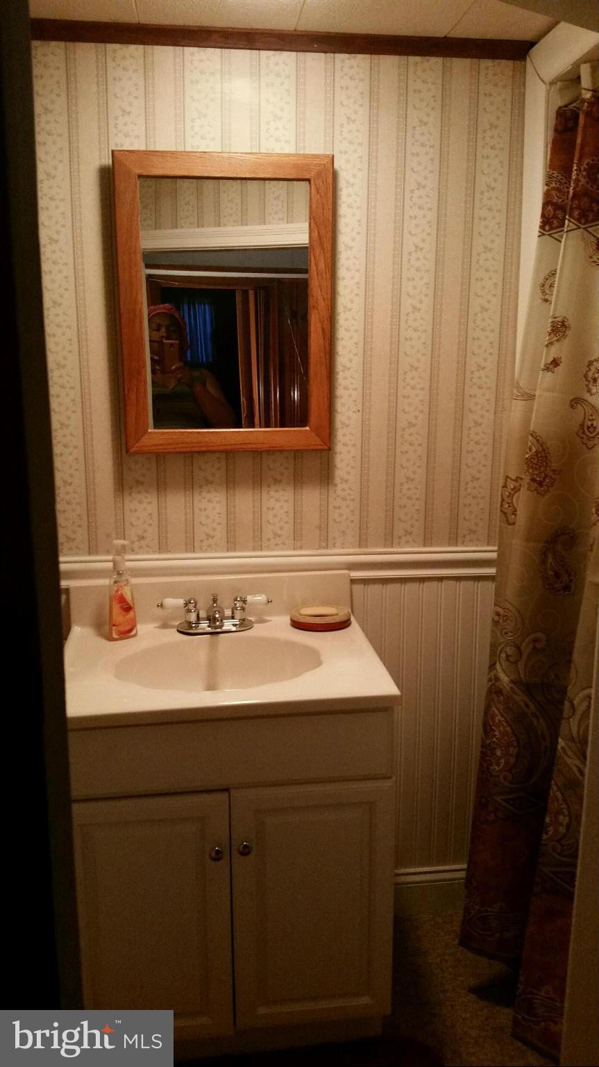 5744 Edgepark Road Baltimore, MD 21239 - Photo 22 of 25 Bath