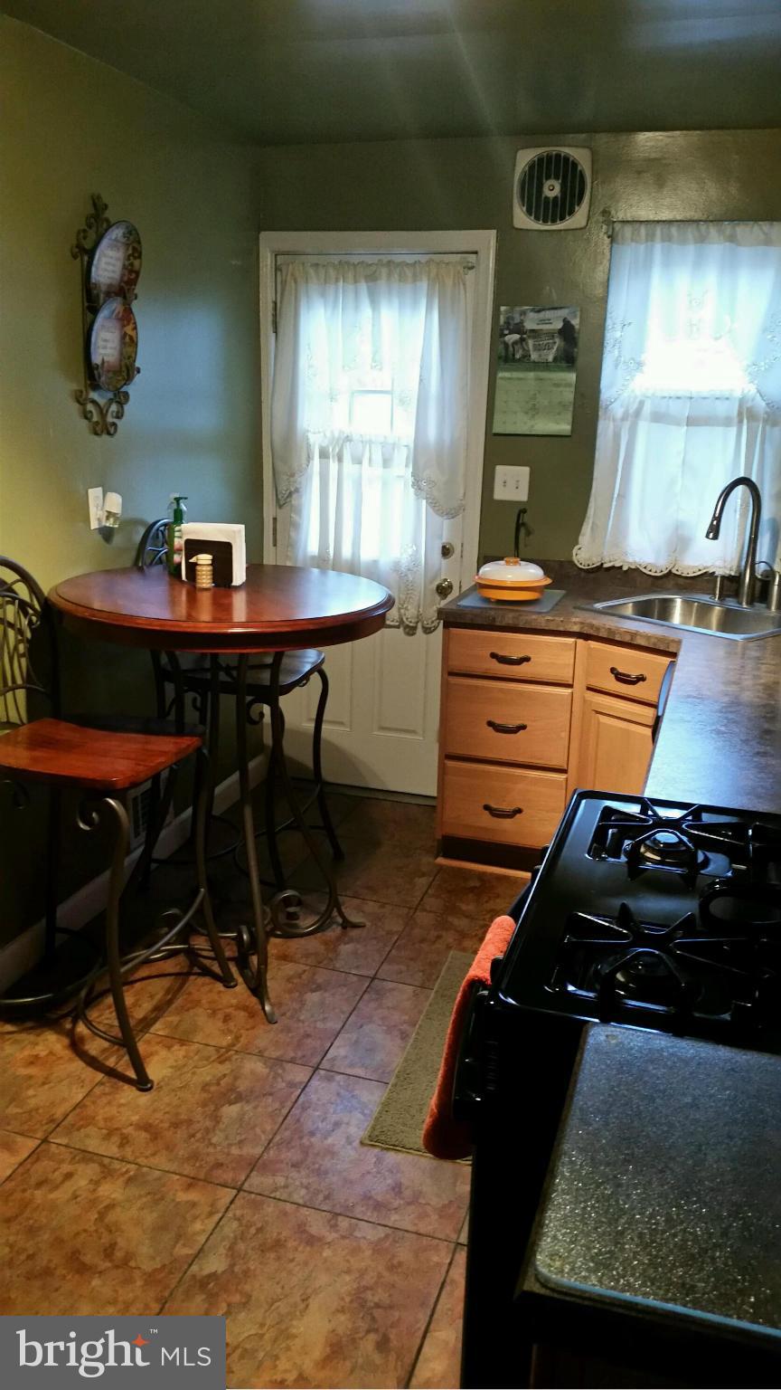5744 Edgepark Road Baltimore, MD 21239 - Photo 8 of 25 Kitchen