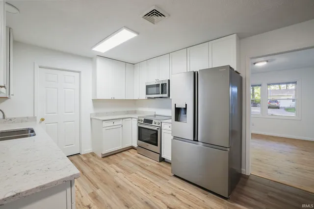 $294,000 | 5236 North Terry Court, Ellettsville, IN 47404