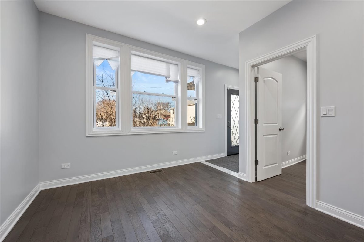 4161 South Wells Street Chicago, IL 60609 - Photo 3 of 22