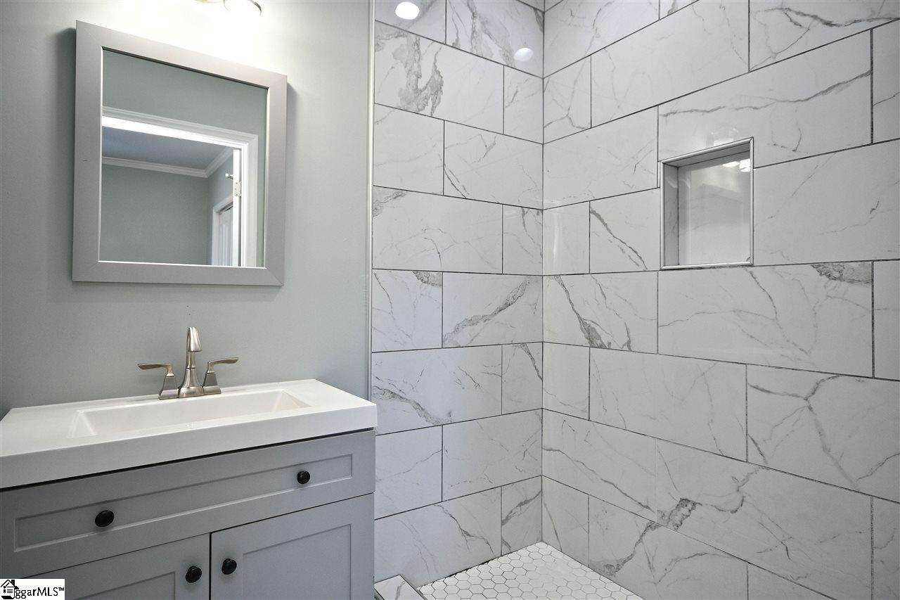 9 6th Street Greer, SC 29651 - Photo 4 of 36 Gallery Image 4