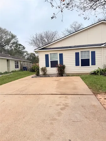 $1,500 | 320 Willowick Street, Tomball, TX 77375