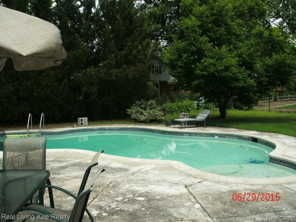 5754 Kennebunk Drive Rochester, MI 48306 - Photo 26 of 28 Pool 1.jpg