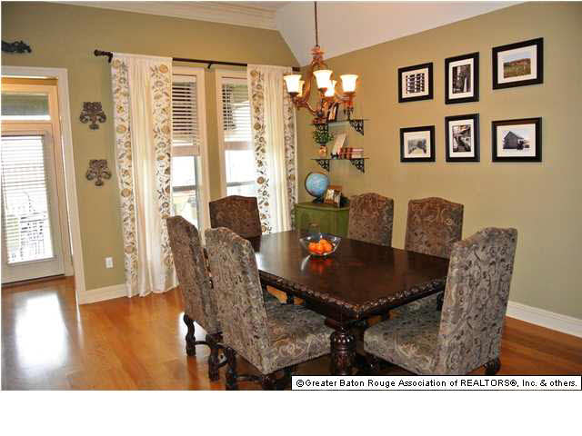 9077 Foxgate Drive Baton Rouge, LA 70809 - Photo 11 of 32 Gallery Image 11