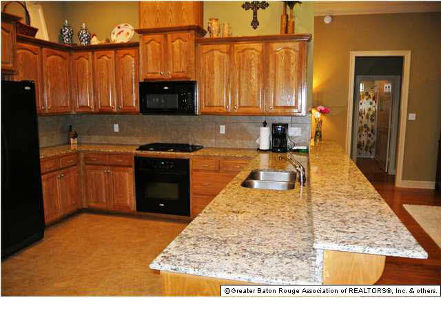 9077 Foxgate Drive Baton Rouge, LA 70809 - Photo 17 of 32 Gallery Image 17