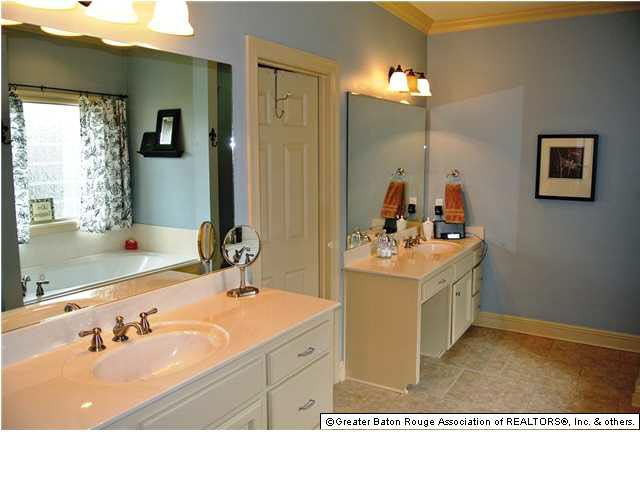 9077 Foxgate Drive Baton Rouge, LA 70809 - Photo 20 of 32 Gallery Image 20