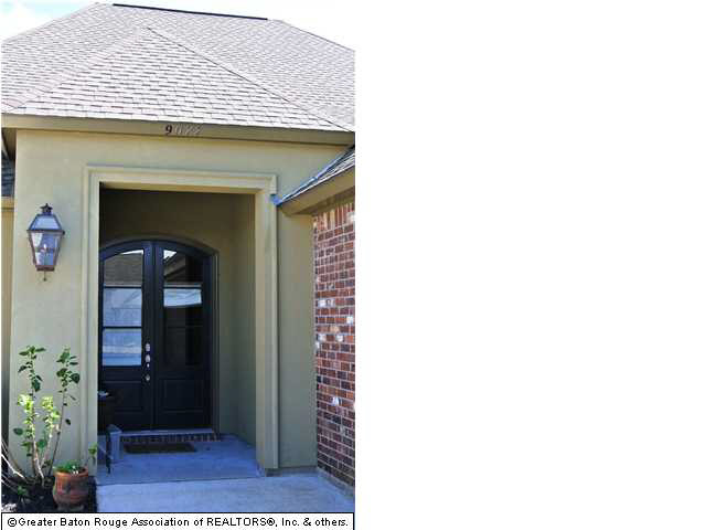 9077 Foxgate Drive Baton Rouge, LA 70809 - Photo 2 of 32 Gallery Image 2