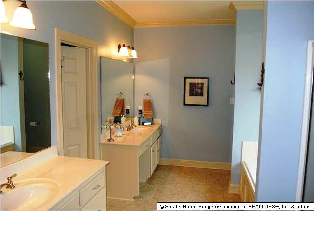 9077 Foxgate Drive Baton Rouge, LA 70809 - Photo 23 of 32 Gallery Image 23