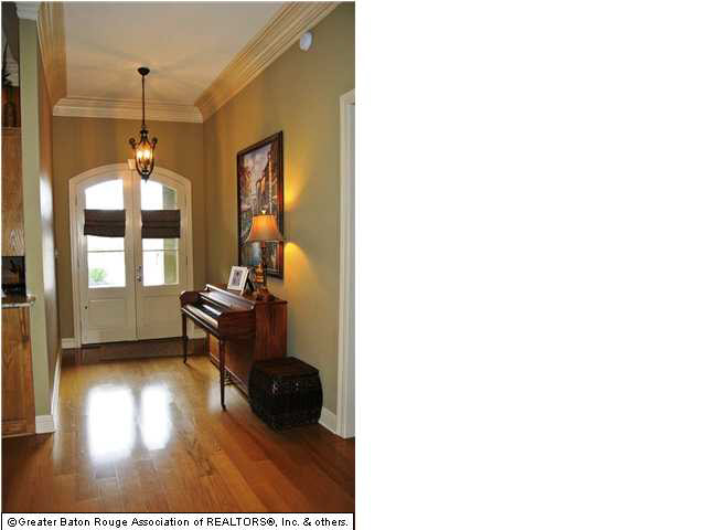 9077 Foxgate Drive Baton Rouge, LA 70809 - Photo 3 of 32 Gallery Image 3