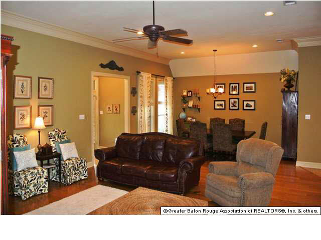 9077 Foxgate Drive Baton Rouge, LA 70809 - Photo 8 of 32 Gallery Image 8