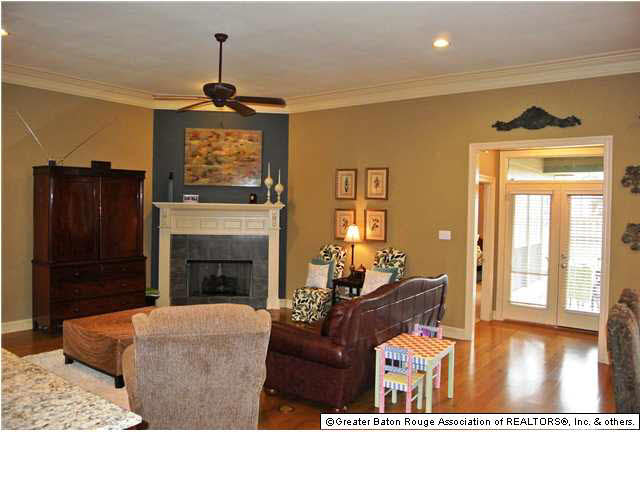 9077 Foxgate Drive Baton Rouge, LA 70809 - Photo 9 of 32 Gallery Image 9