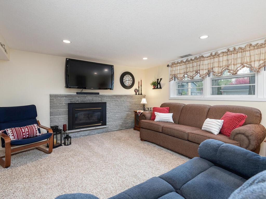 5222 Holiday Road Minnetonka, MN 55345 - Photo 11 of 23 Gallery Image 11