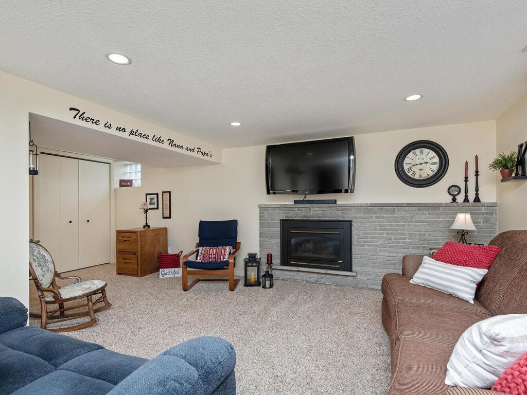 5222 Holiday Road Minnetonka, MN 55345 - Photo 12 of 23 Gallery Image 12
