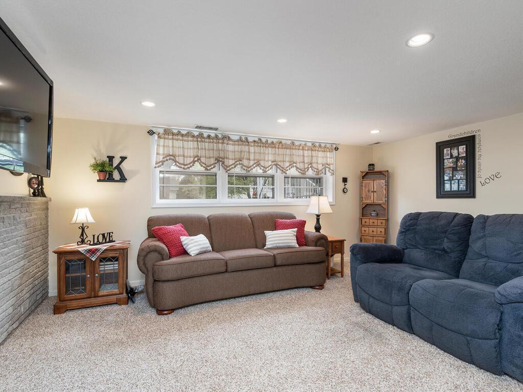 5222 Holiday Road Minnetonka, MN 55345 - Photo 13 of 23 Gallery Image 13