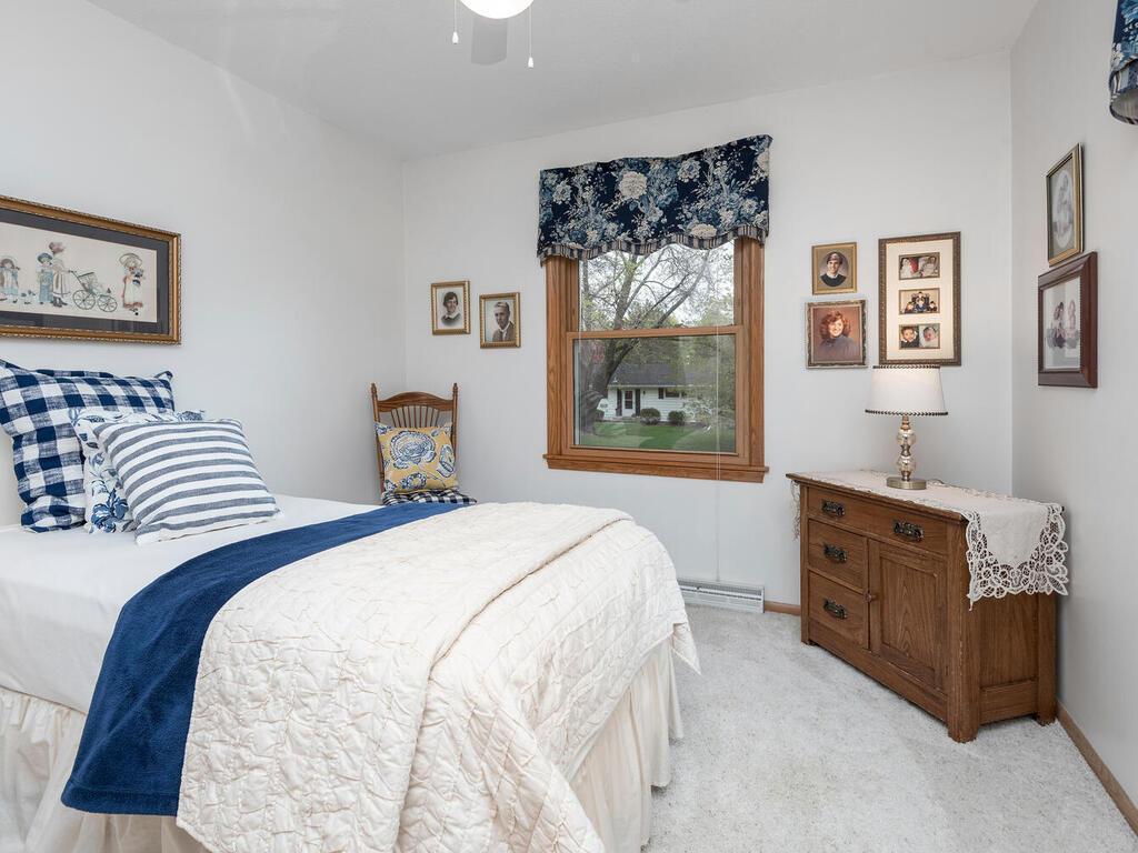 5222 Holiday Road Minnetonka, MN 55345 - Photo 8 of 23 Gallery Image 8