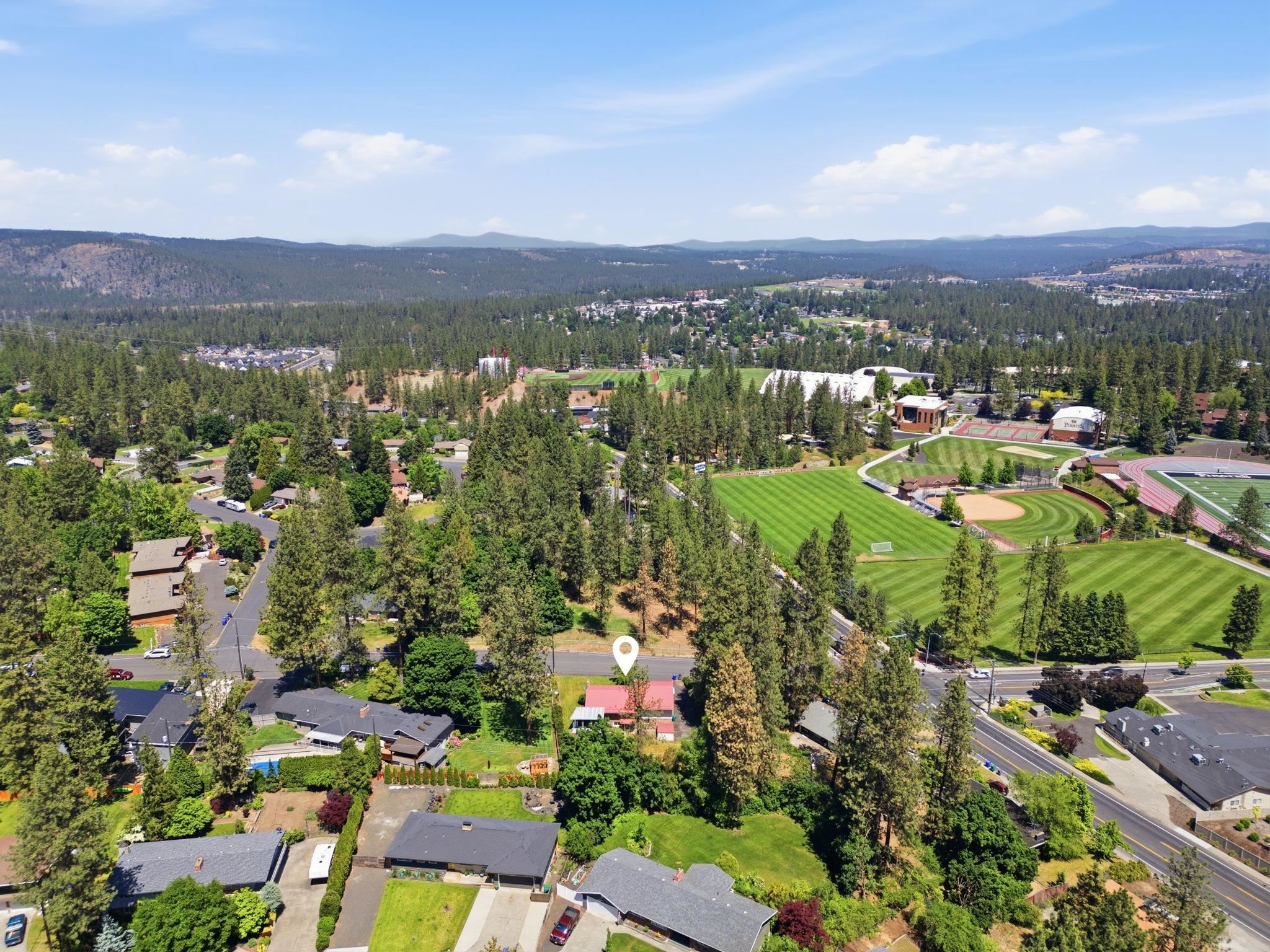 903 West Hawthorne Road Spokane, WA 99218 - Photo 5 of 50