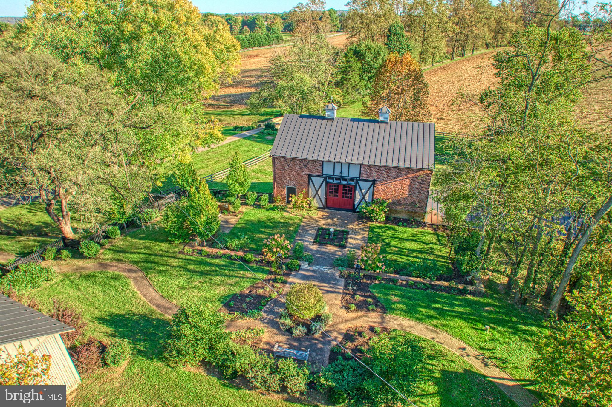 38678 Piggott Bottom Road Hamilton, VA 20158 - Photo 6 of 103