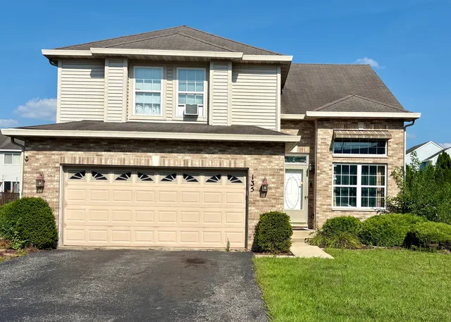 $299,900 | 135 Treehouse Road, Matteson, IL 60443