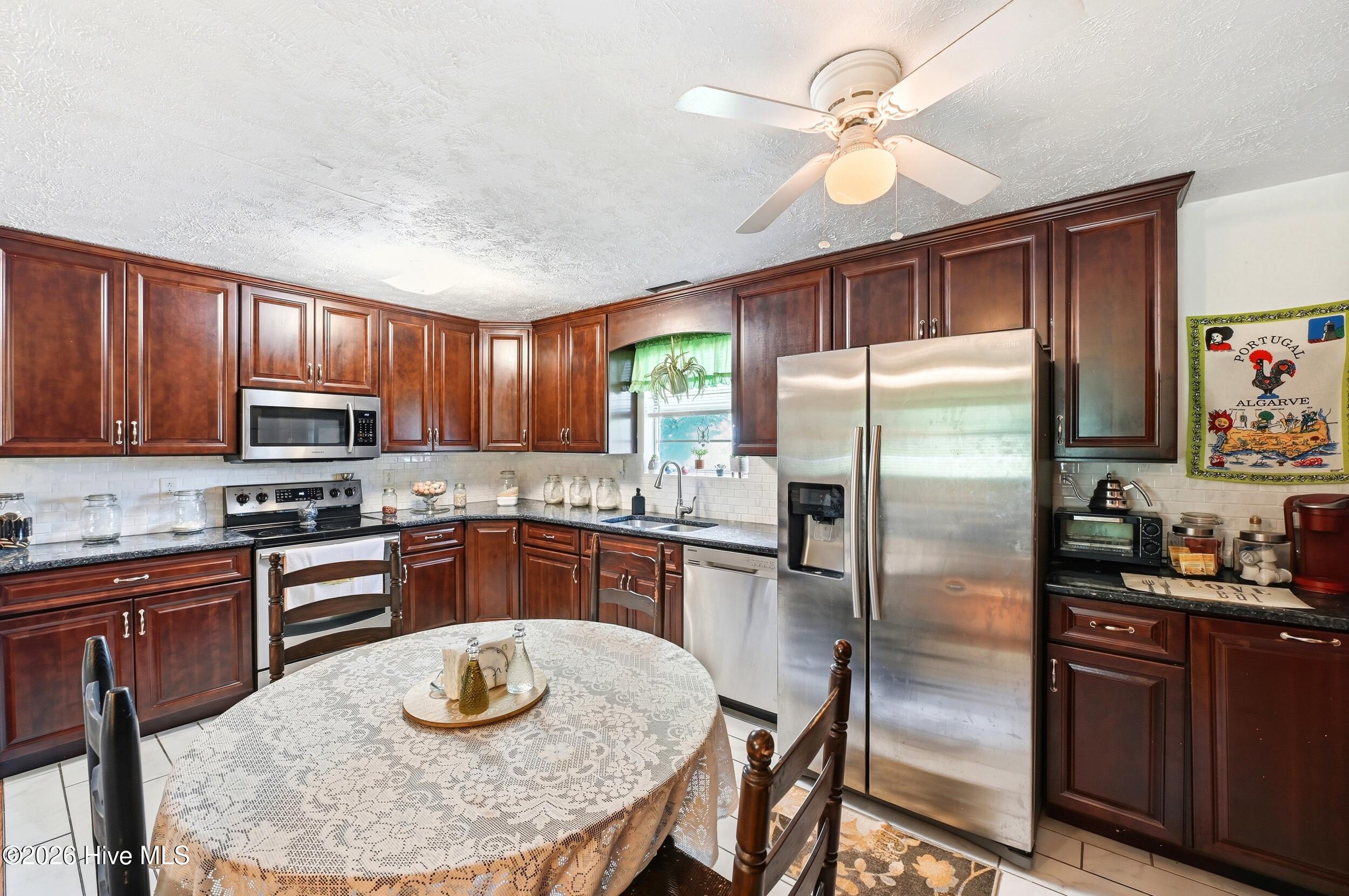 3984 Beattys Bridge Road Atkinson, NC 28421 - Photo 13 of 49 12_3984_beattys_bridge_rd_012