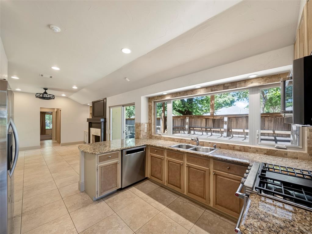 4101 Rush Circle Addison, TX 75001 - Photo 13 of 40