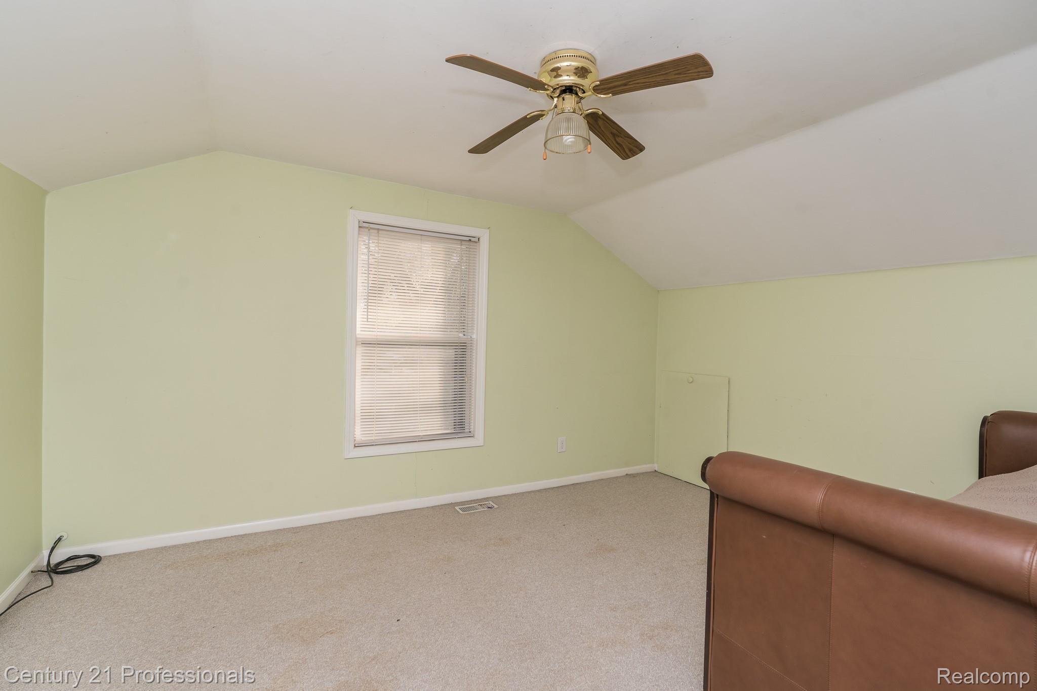 2450 Gerald Avenue Rochester, MI 48307 - Photo 8 of 24 Large 2nd bedroom upstairs