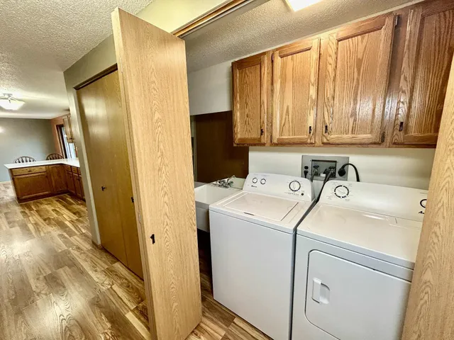 $399,900 | W4581 West Buss Drive, Cecil, WI 54111