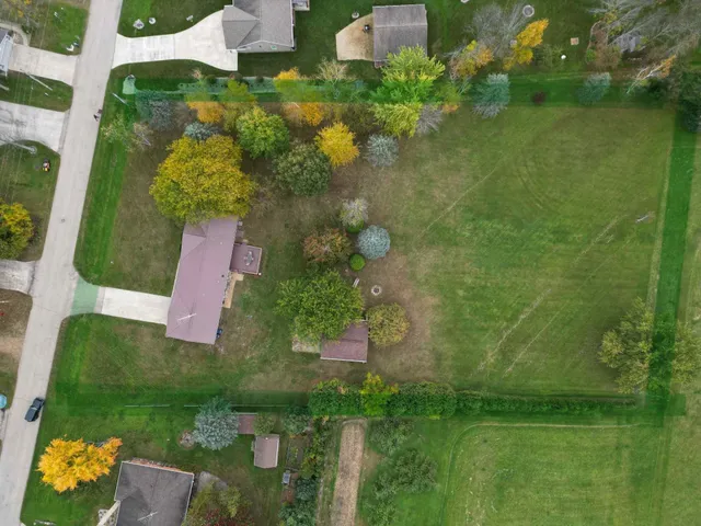 $399,900 | W4581 West Buss Drive, Cecil, WI 54111