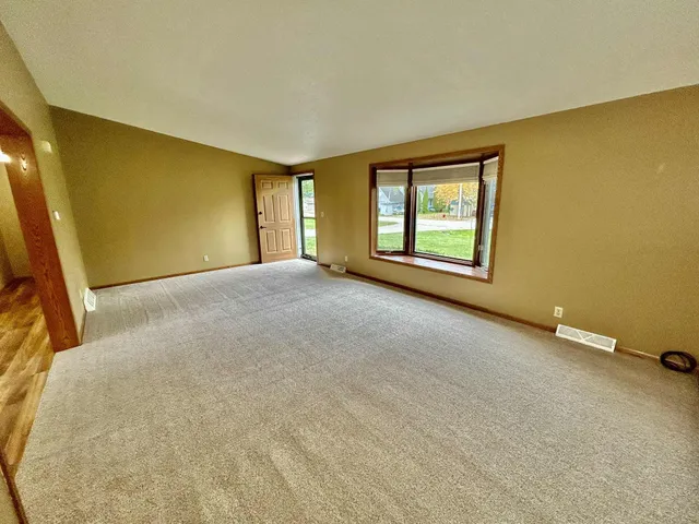 $399,900 | W4581 West Buss Drive, Cecil, WI 54111