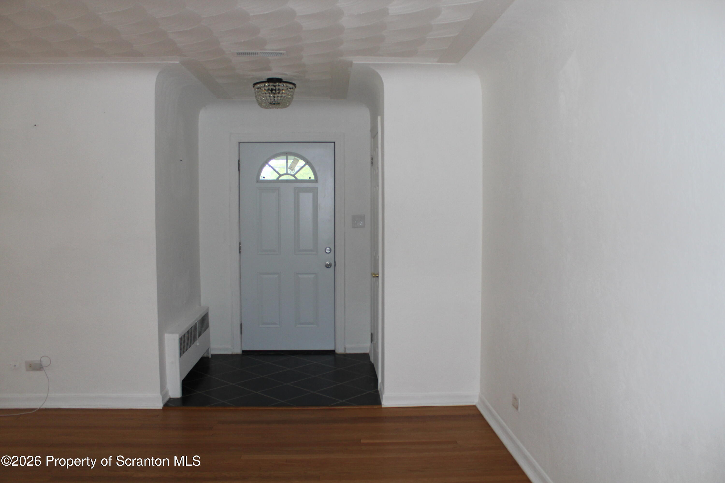 908 South Abington Road Clarks Summit, PA 18411 - Photo 8 of 34 Living Room
