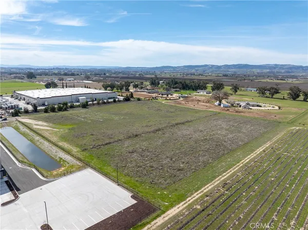 $2,300,000 | 5185 Airport Road, Paso Robles, CA 93446