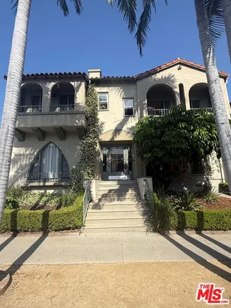 $3,200 | 444 North Curson Avenue, Unit 444 1/2, Los Angeles, CA 90036