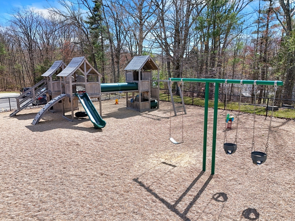 36 Ridgewood Lane, Unit 4 Gardner, MA 01440 - Photo 20 of 28