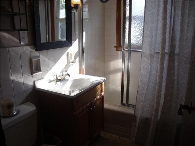 2261 Bristol Road Columbus, OH 43221 - Photo 8 of 15