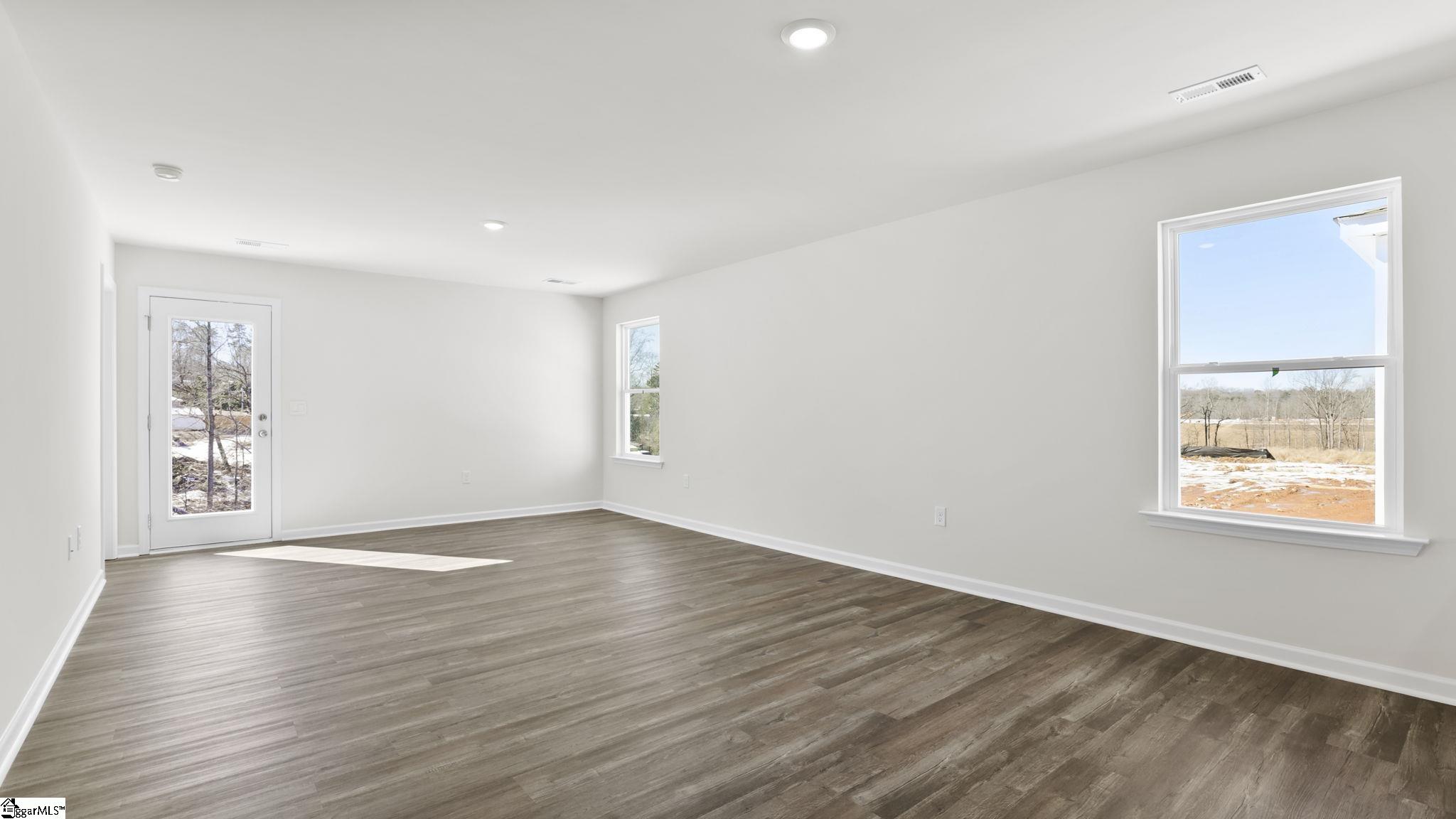 132 Bobbin Road Greenville, SC 29611 - Photo 5 of 32