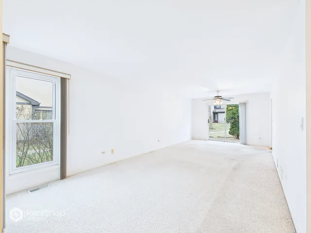 $350,000 | 236 Shadow Bend Drive, Wheeling, IL 60090