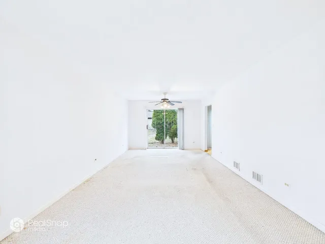 $350,000 | 236 Shadow Bend Drive, Wheeling, IL 60090