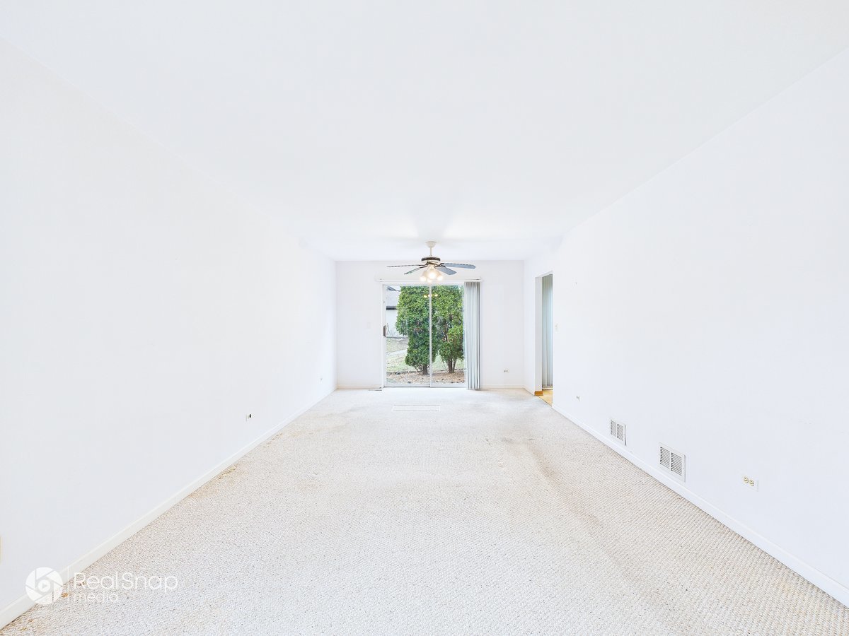 236 Shadow Bend Drive Wheeling, IL 60090 - Photo 12 of 44