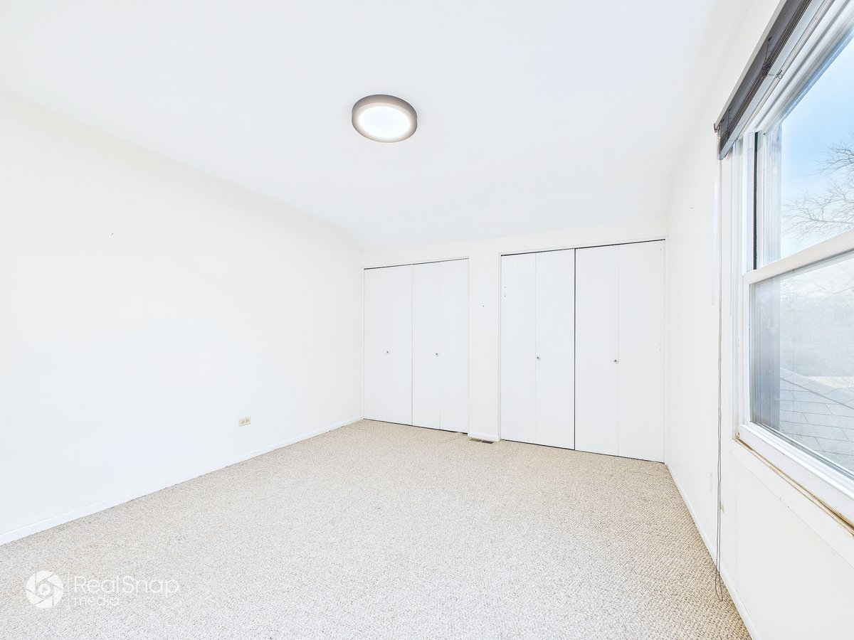 236 Shadow Bend Drive Wheeling, IL 60090 - Photo 16 of 44