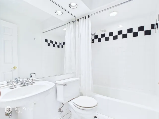 $350,000 | 236 Shadow Bend Drive, Wheeling, IL 60090