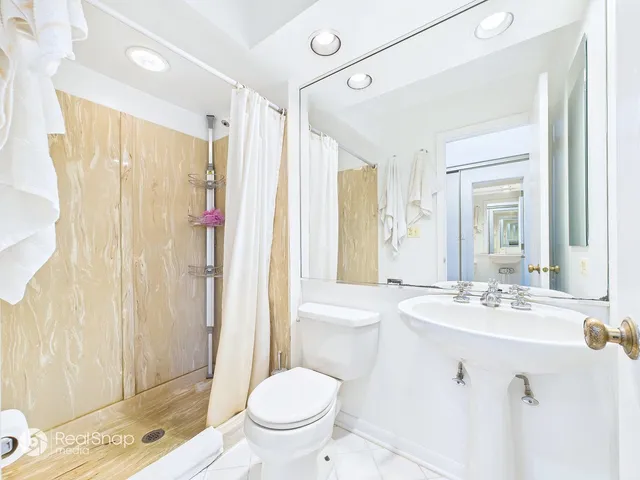 $350,000 | 236 Shadow Bend Drive, Wheeling, IL 60090