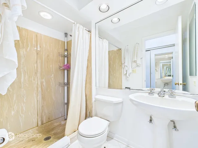 $350,000 | 236 Shadow Bend Drive, Wheeling, IL 60090