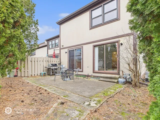 $350,000 | 236 Shadow Bend Drive, Wheeling, IL 60090